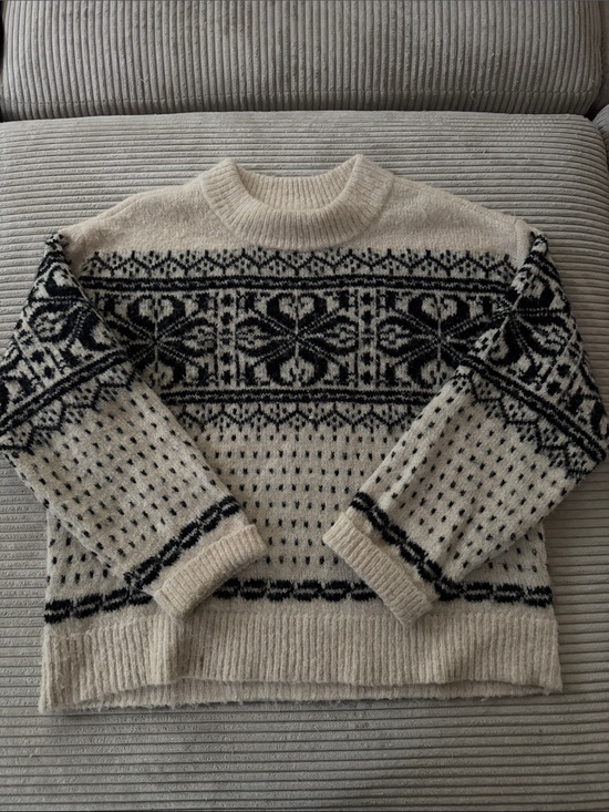 Universal Thread Sweaters - Universal Thread Cream and Black Nordic Patterned Knit Sweater